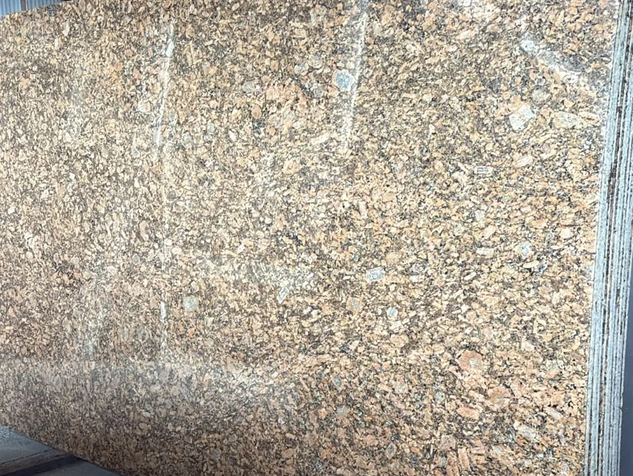 Chapa de Granito Amarelo Florença — foto real