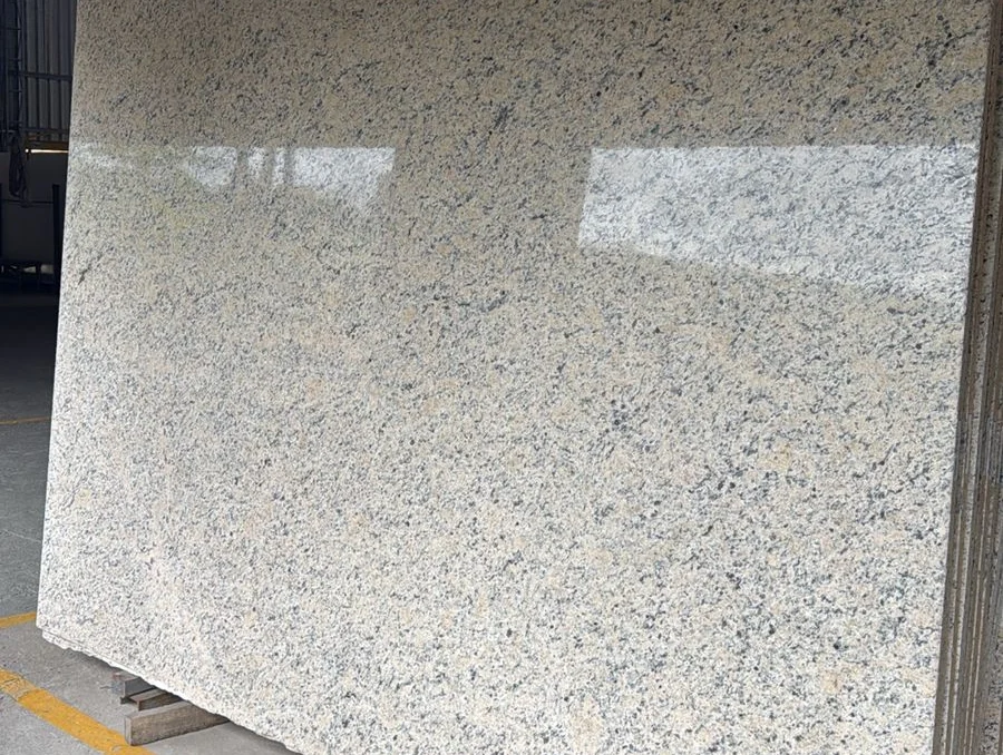 Chapa de Granito Amarelo Icaraí — foto real