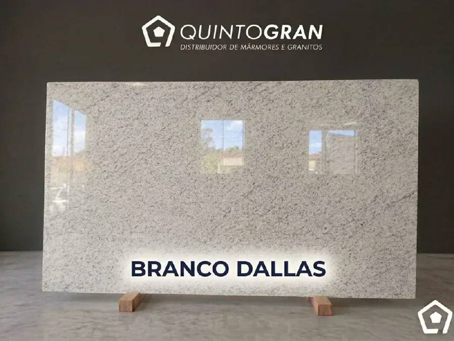 Chapa de Granito Branco Dallas — foto real