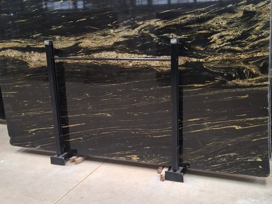 Chapa de Granito Golden Black — foto real