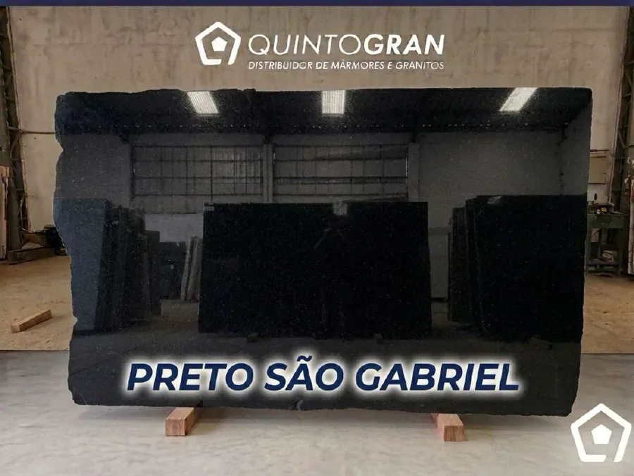 Chapa de Granito Preto São Gabriel — foto real