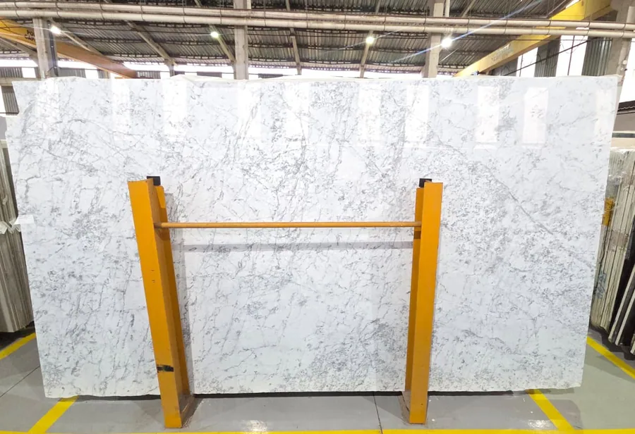 Chapa de Mármore Carrara — foto real