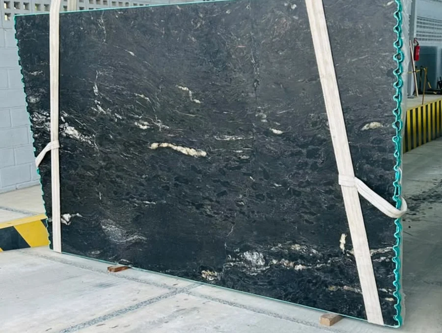 Chapa de Quartzito Titanium Black — foto real