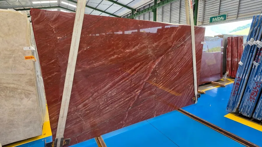 Chapa de Quartzito Vermelho Xangô — foto real