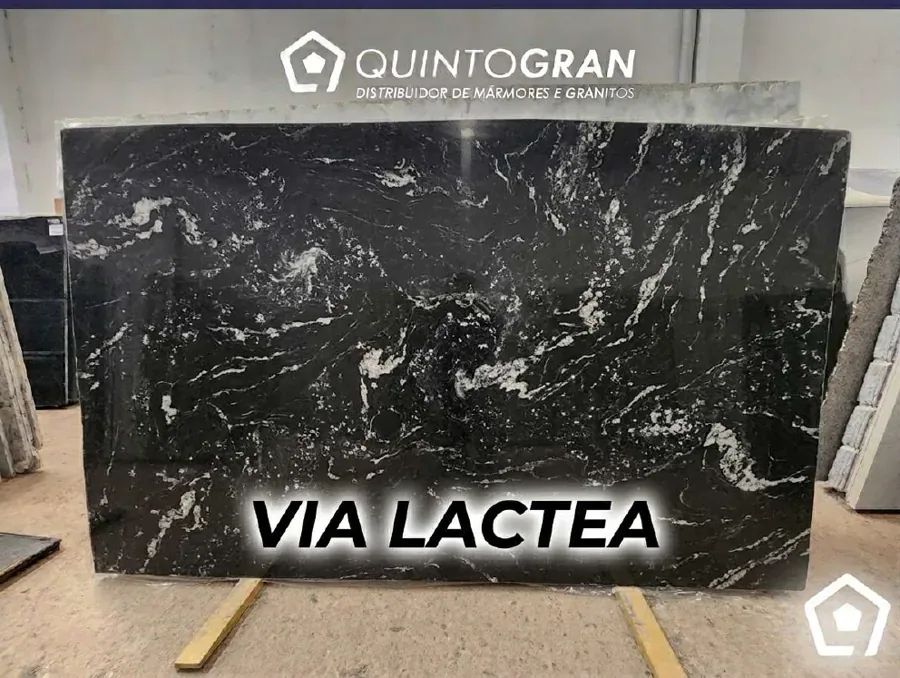 Chapa de Via Láctea Escovado — foto real